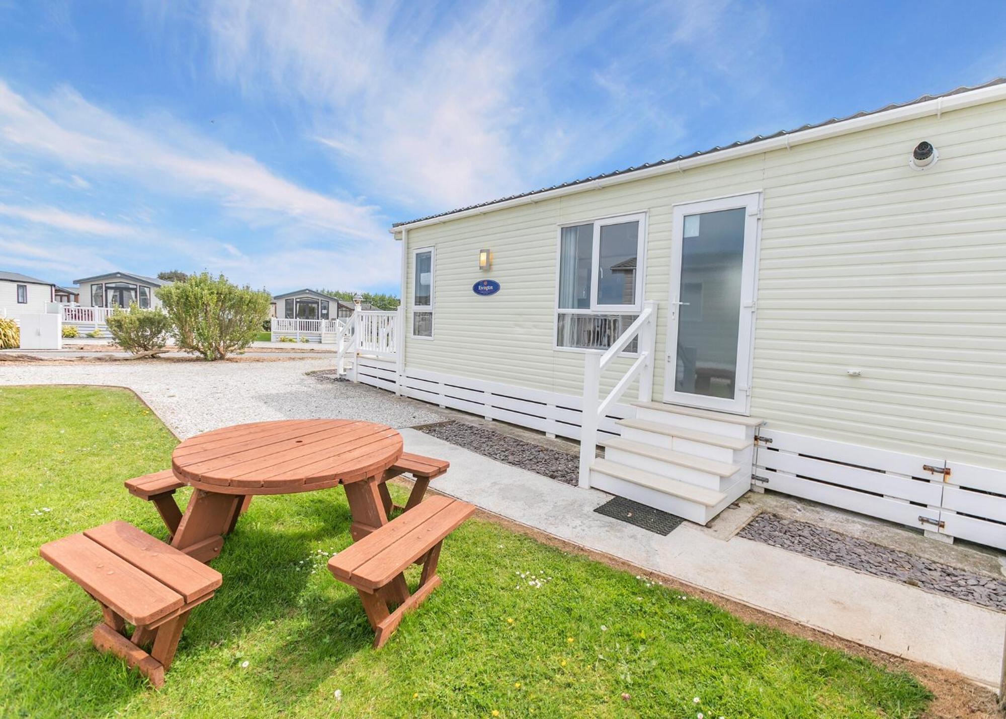 Looe Coastal Retreat Hotel Exterior photo